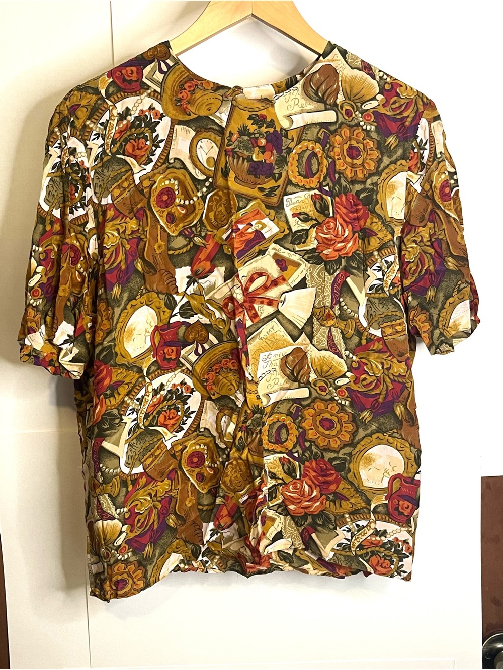 Pappagallo Women’s (VTG 14, Fits 8 - 10) Victorian Vanity Print Silk Top